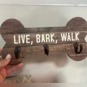 Leash holder- wall mount